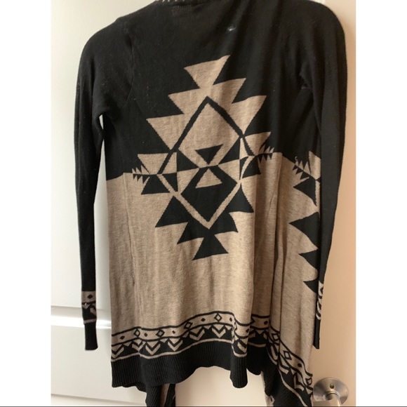 Black and Tan Printed Cardigan - Picture 2 of 3